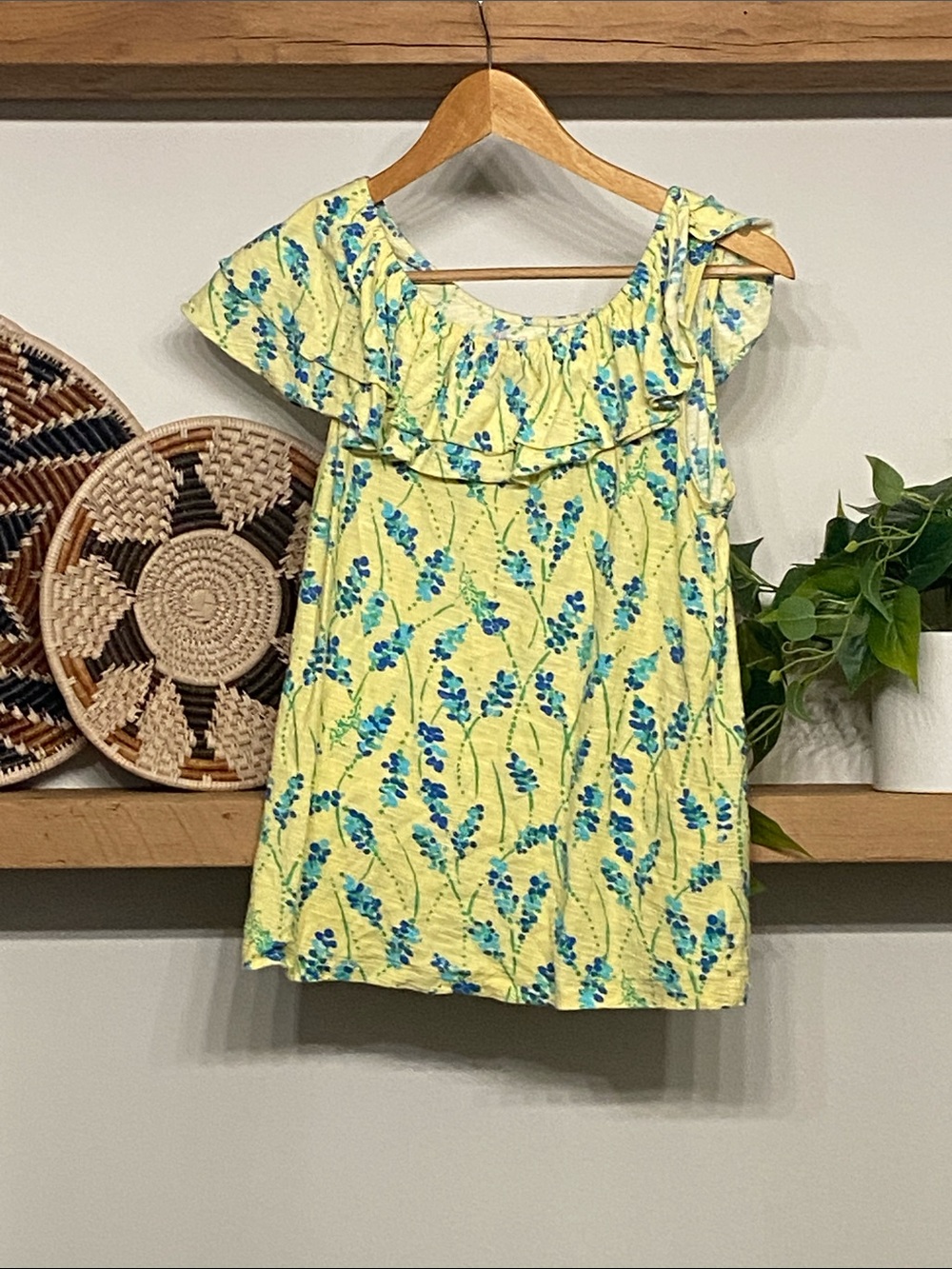 Lilly Pulitzer ruffle neck tank in yellow with blue floral bluebonnets, Size S